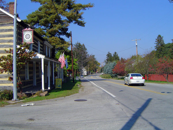 Laughlintown, Compass Inn
